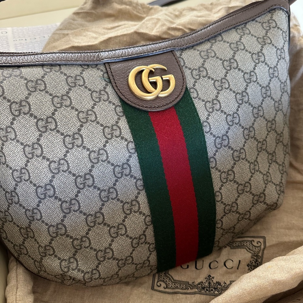 Gucci GG Supreme Ophidia Shoulder Bag